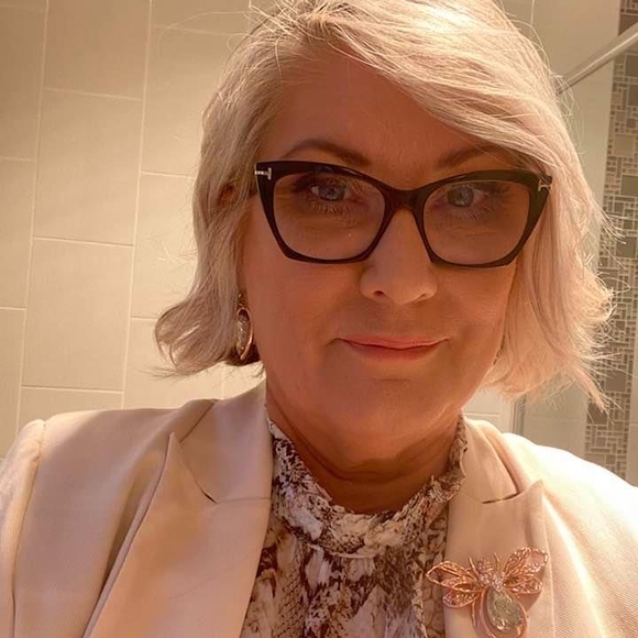 Meet your Posher, Helen-louise - Picture 1 of 1